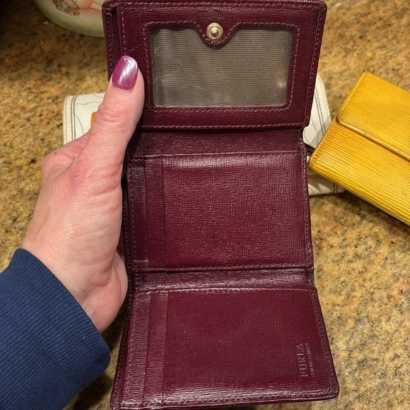 Lot of 4 wallets , LV, Coach, Ungaro, Furla - Picture 12 of 15